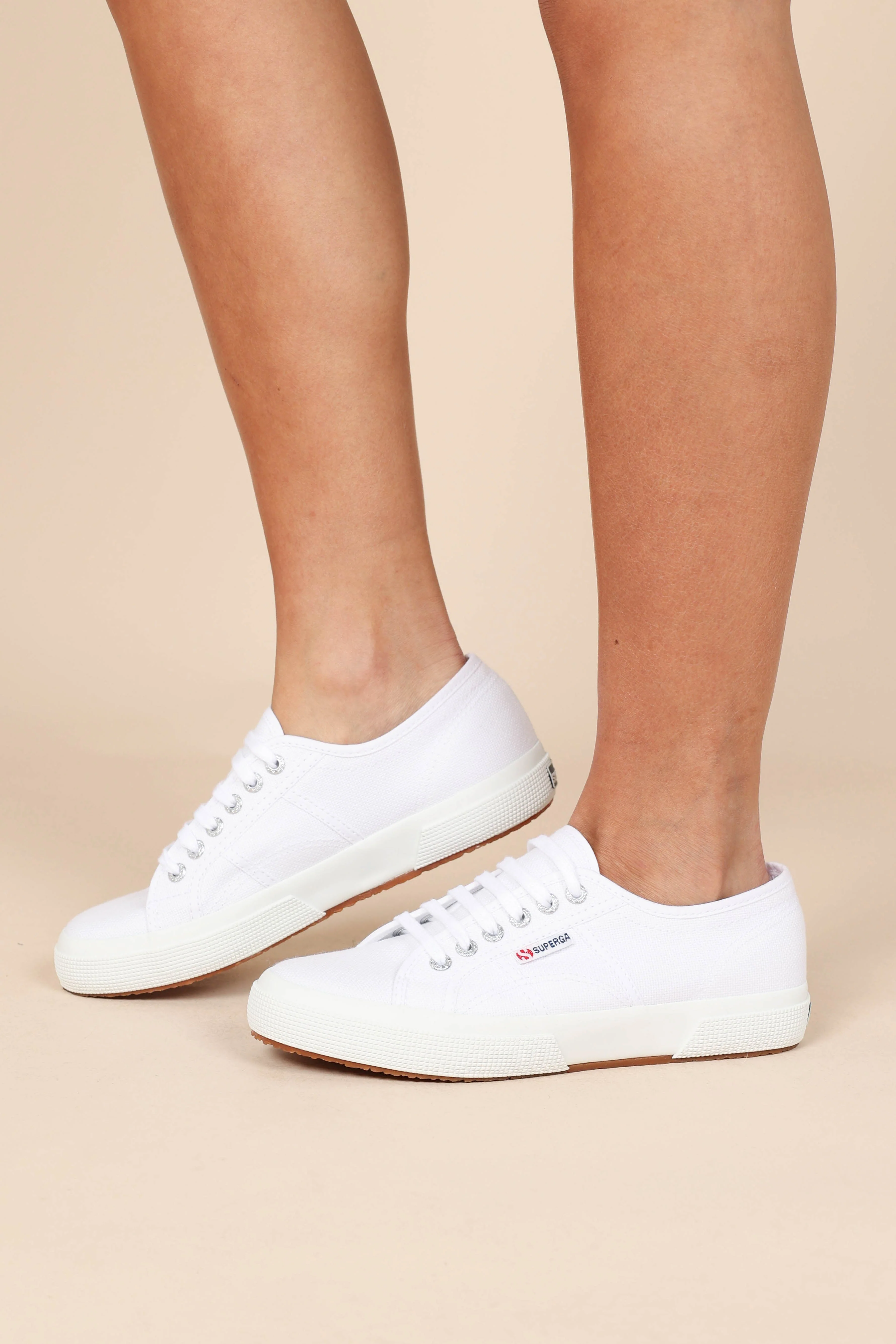 2750 Cotu Classic - White - Image 4