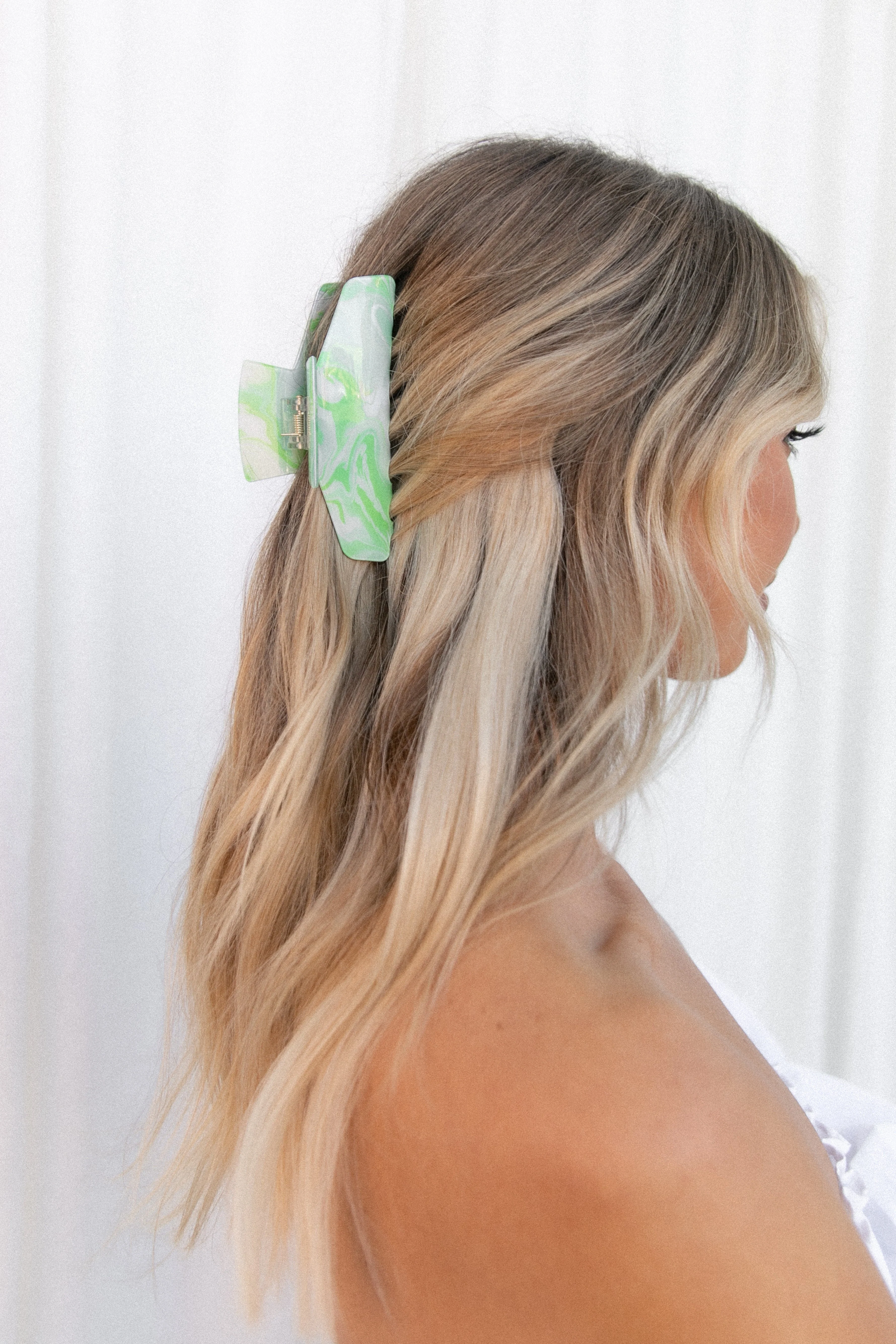 Allie Hairclip - Green Swirl - Image 4