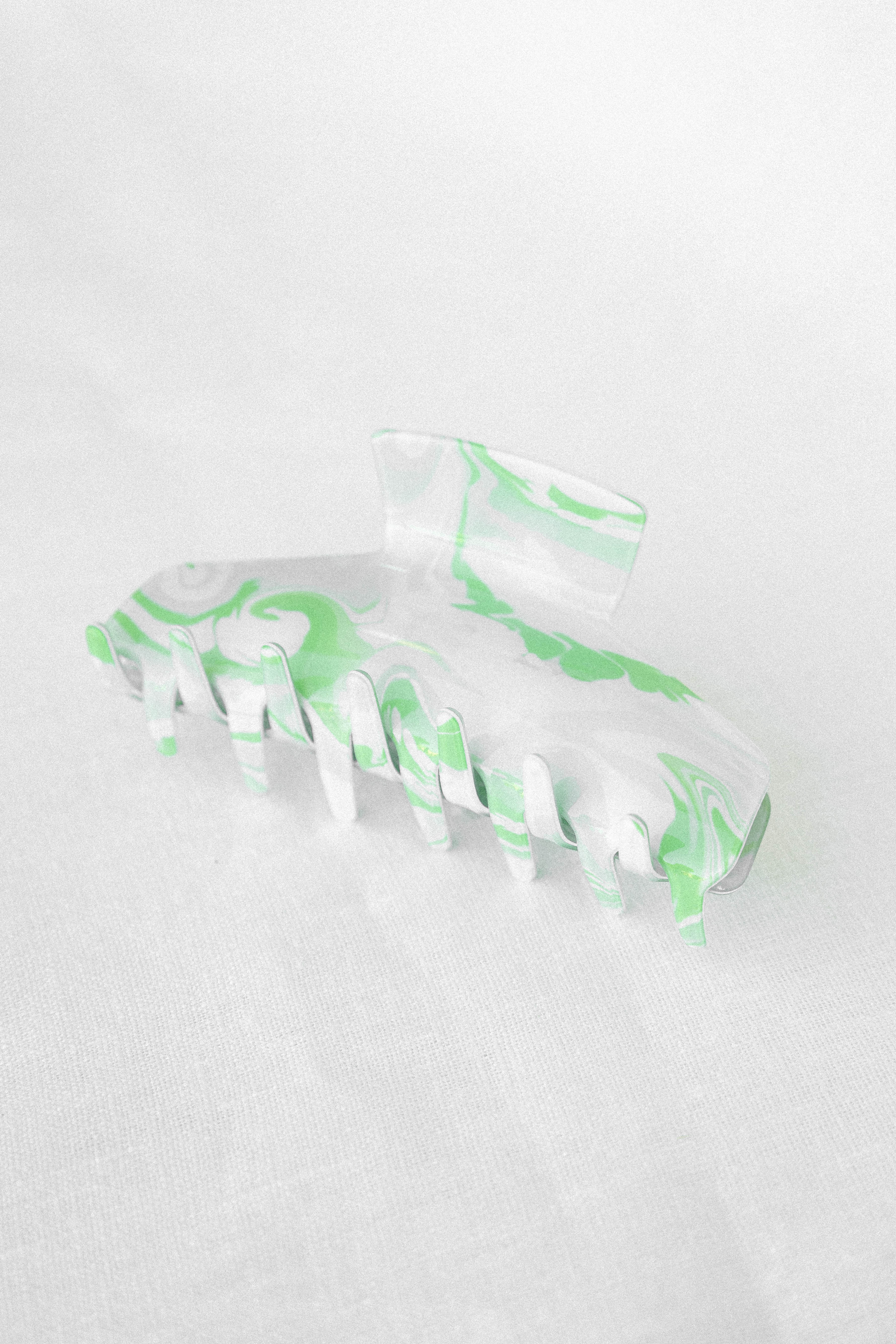 Allie Hairclip - Green Swirl - Image 5