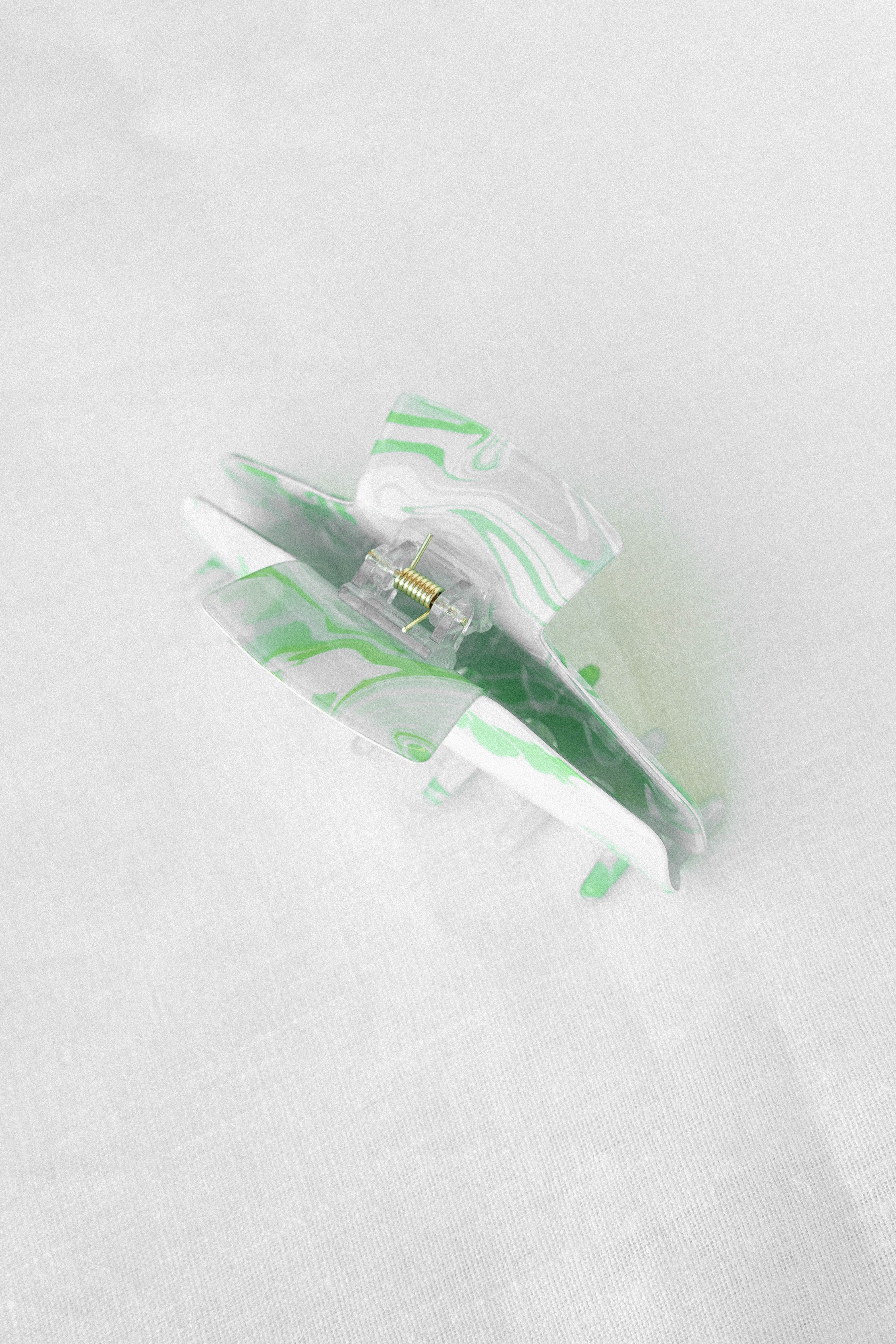 Allie Hairclip - Green Swirl - Image 6