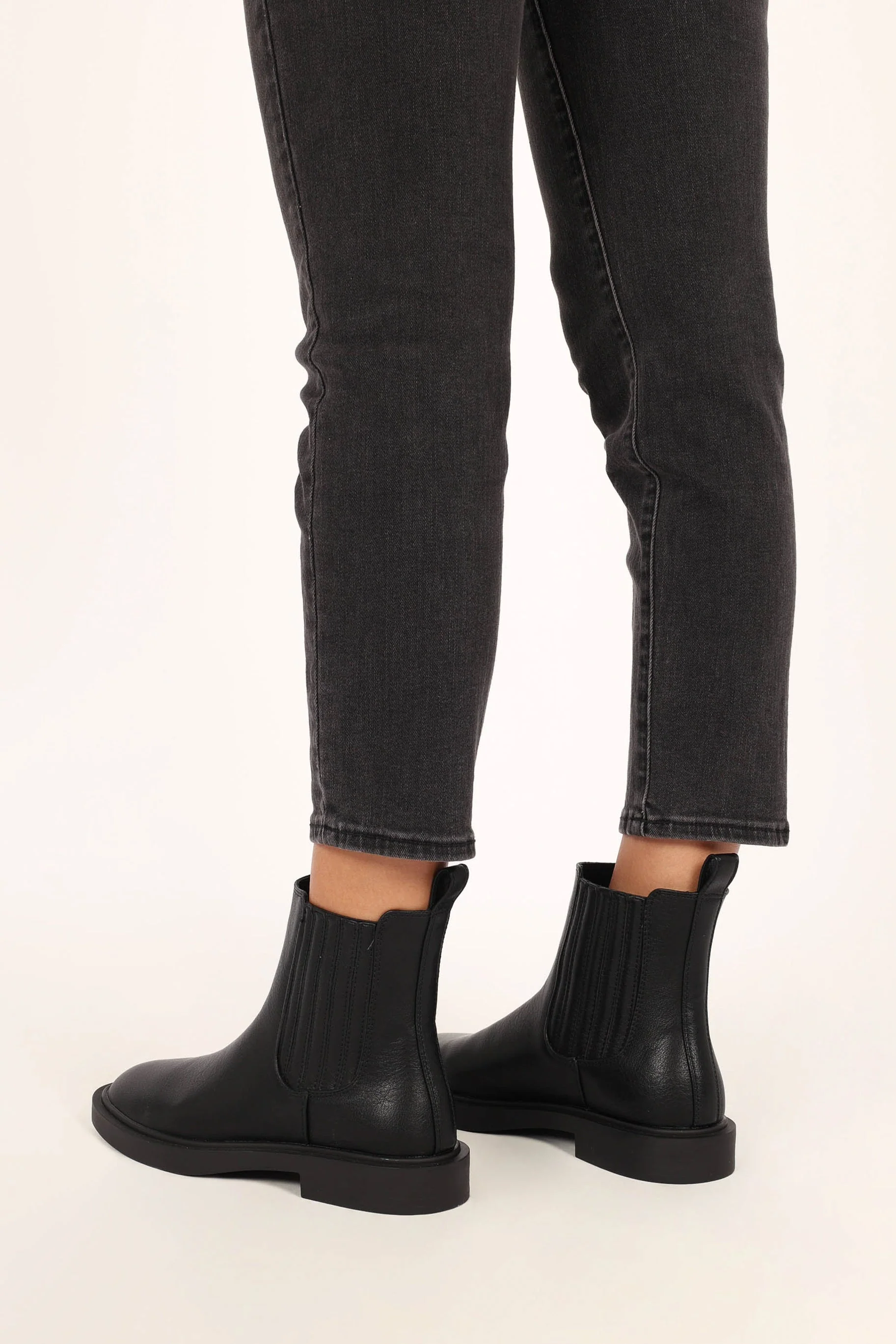 Hasting Ankle Boot - Black - Image 5