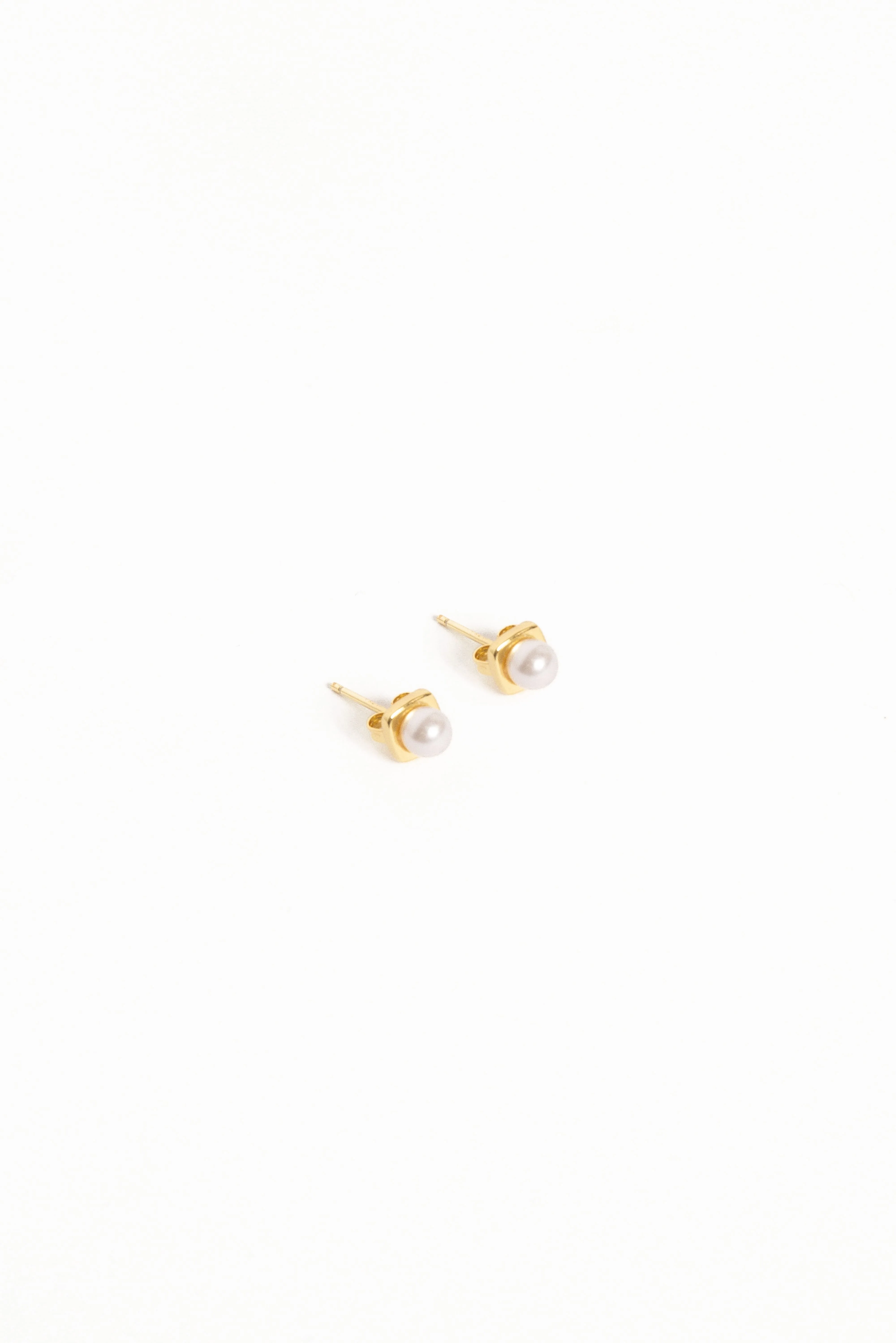 Helene Stud Earrings - Gold/Pearl - Image 2