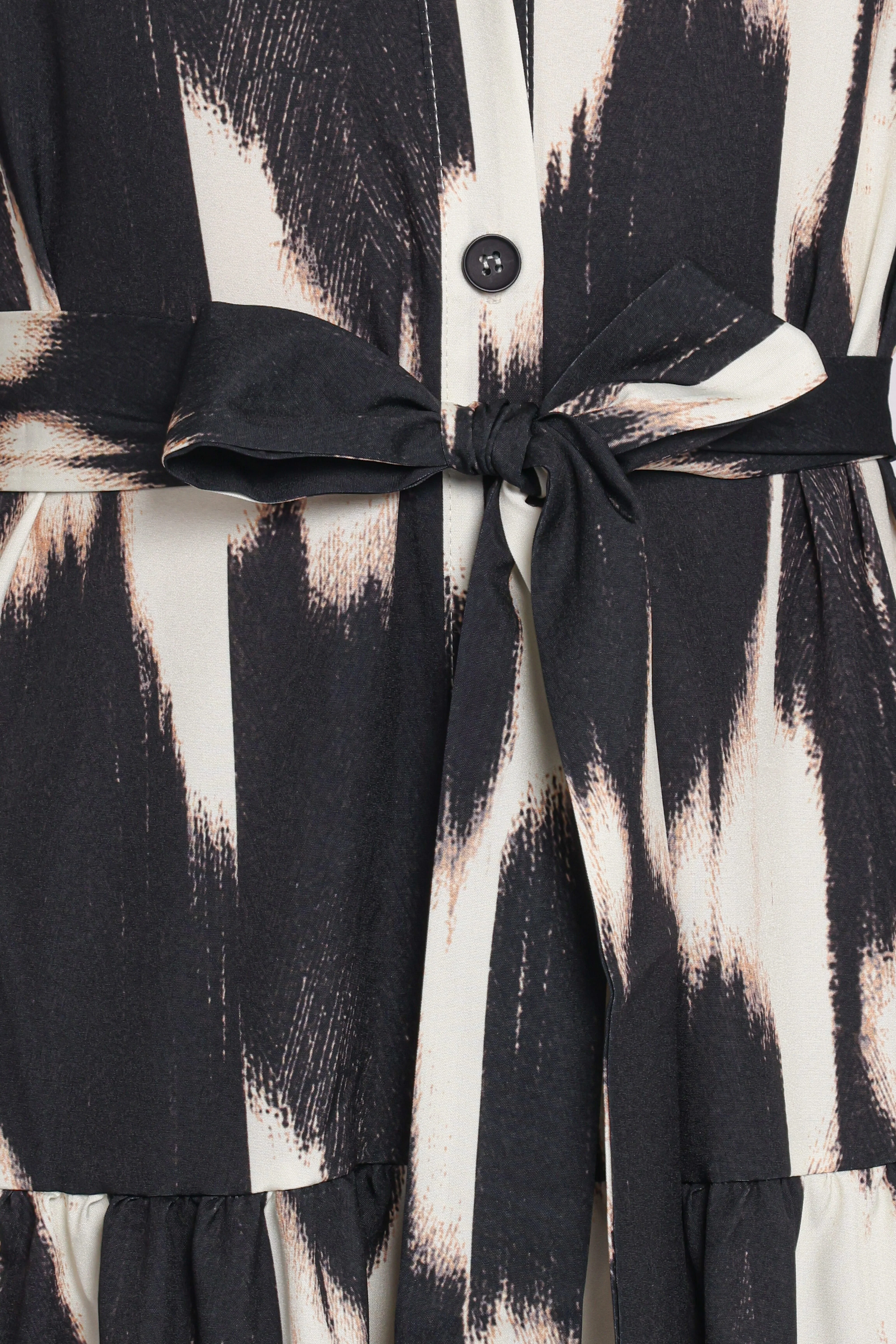 Lincoln Long Sleeve Maxi Dress - Black Print - Image 5