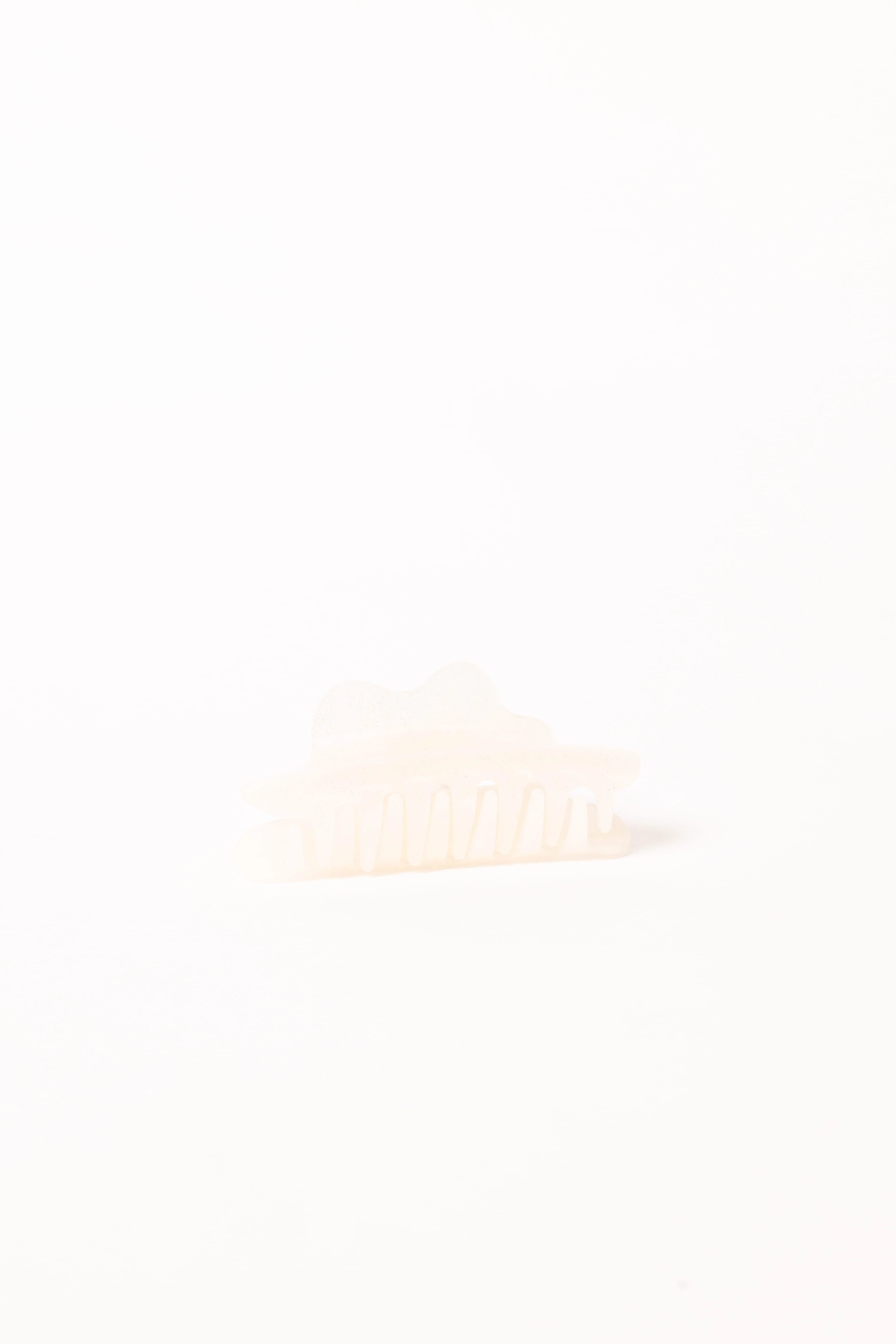 Peta Hair Clip - Pearl - Image 5