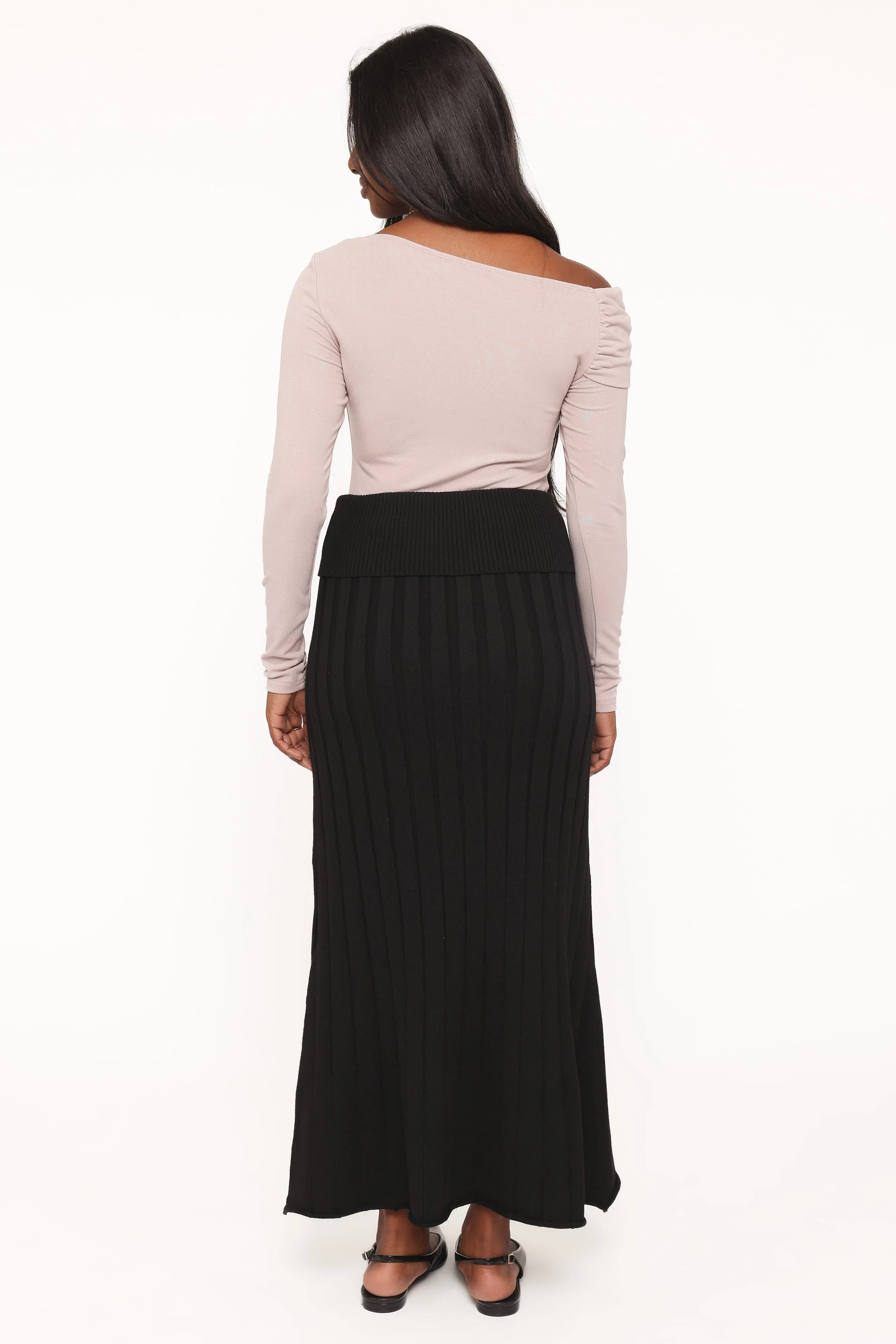 Vilma Knitted Pleated Midi Skirt - Black - Image 5
